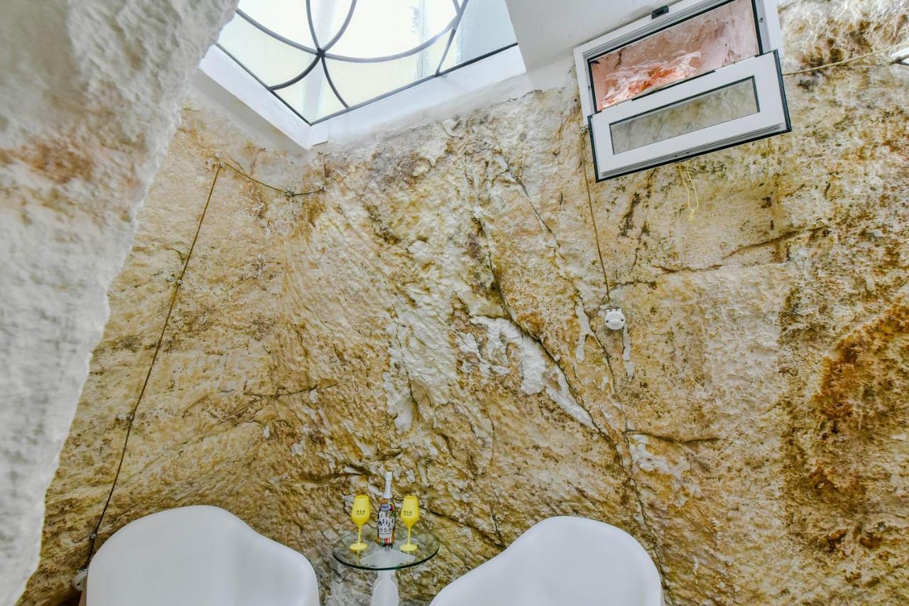 Grotta Antigone - 3Min Dal Centro Storico Apartment ออสตูนี ภายนอก รูปภาพ